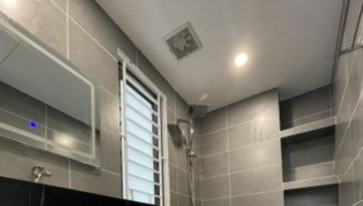 Nhà Phúc Lợi, 30m2, 5 tầng , cách mặt đường chính 15m, view hồ, vị trí thoáng mát